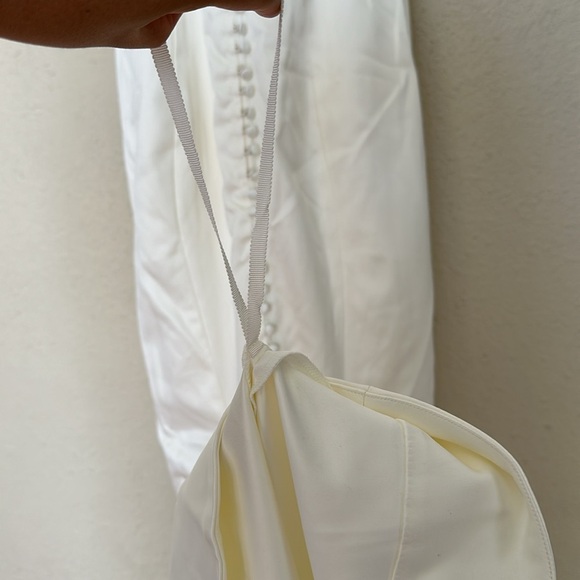 HOUSE OF CB 'Emilie' Off White Satin Mermaid Bridal Gown NWOT size XS - Picture 9 of 15